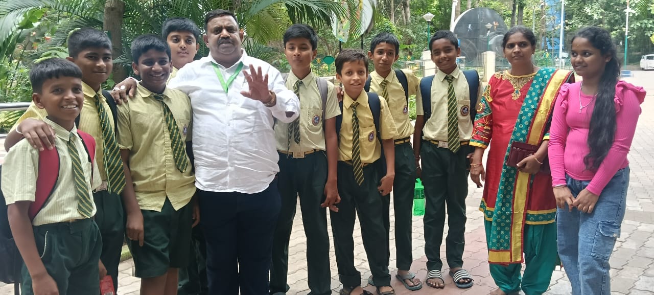 ಕಬ್ಬನ್ ಪಾರ್ಕ್ ಬಾಲಭವನದಲ್ಲಿ ಮಕ್ಕಳಿಗೆ ಚಿತ್ರ ಸ್ಪರ್ಧೆ ಹಾಗೂ ಸಸಿ ವಿತರಣಾ ಕಾರ್ಯಕ್ರಮ